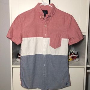 Red/white/blue American eagle button up t shirt
